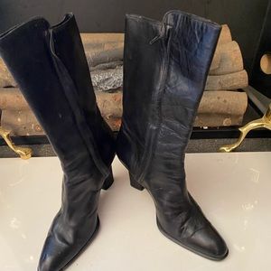 Beautiful pair of DKNY boots mid calf soft leather